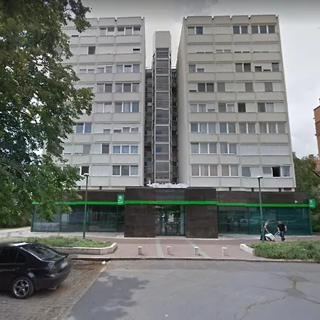 Center One Apartman *